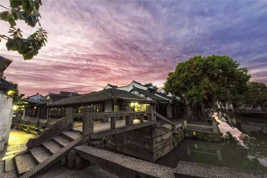 果汁灌装机,3000L吨桶高速粘稠灌装机